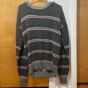 Awesome sweater for all you sweater lovers🖤❤️🤍